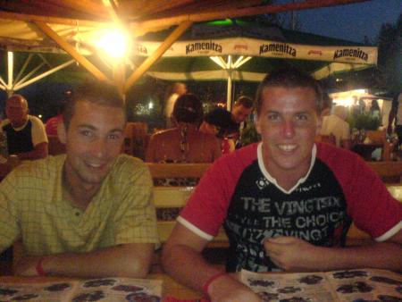 Jako et moi au resto au bord de la mer noire